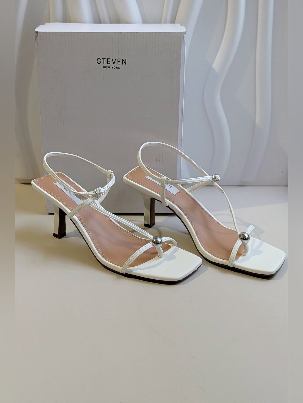 Steven New York Tamila White Strappy Heels Silver Size 8 NIB